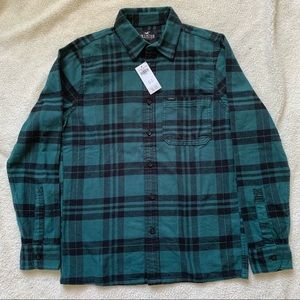 NWT Hollister green and black flannel button down